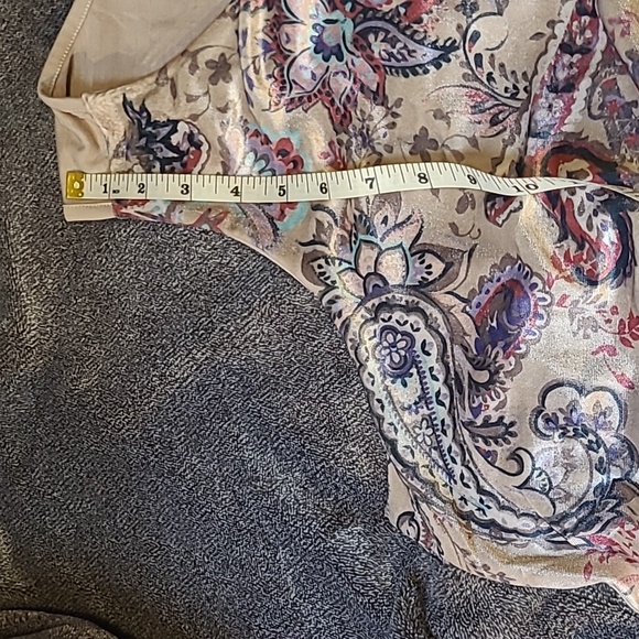 WAS  $30  DG2 by DIANE GILMAN Pastel Sleeveless Top - Picture 9 of 16